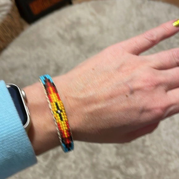 Native American beaded cuff bracelet - Picture 4 of 4